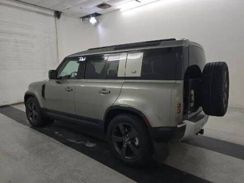 2024 Land Rover Defender 110 P300 S