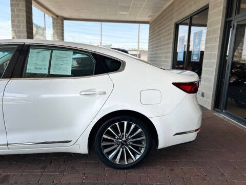 2017 Kia Cadenza Premium