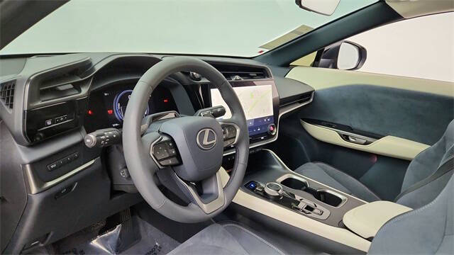 2023 Lexus RZ 450e Luxury