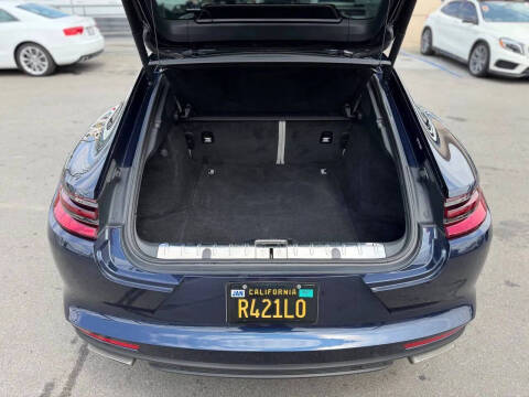 2018 Porsche Panamera