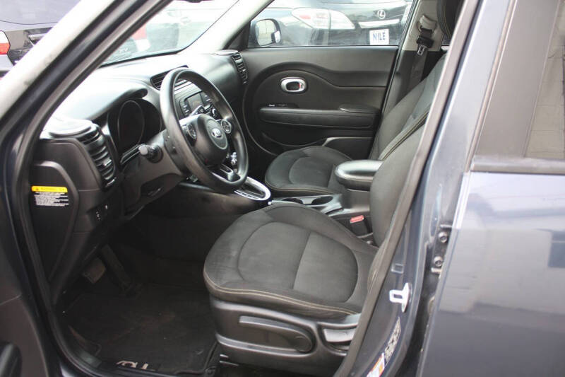 2016 Kia Soul +