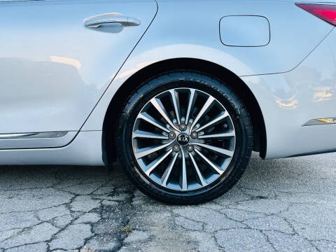 2018 Kia Cadenza Premium