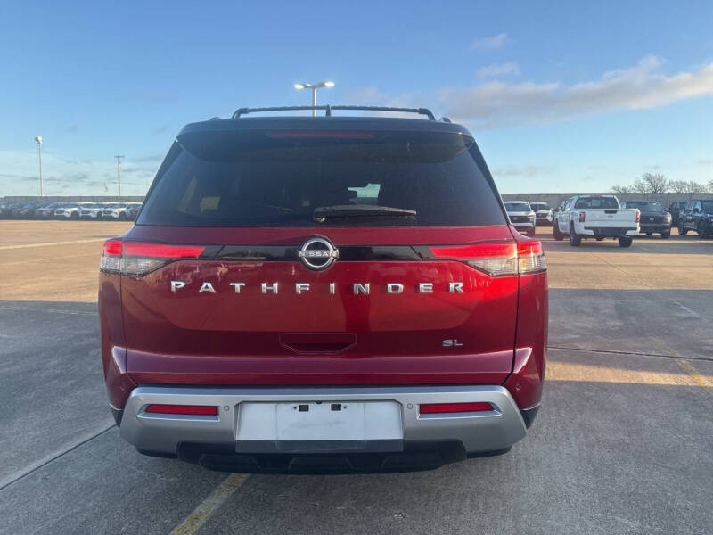 2022 Nissan Pathfinder SL