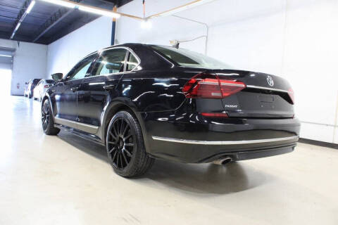 2017 Volkswagen Passat 1.8T R-Line
