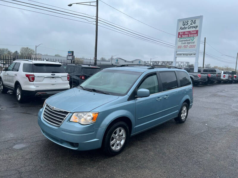 2008 Chrysler Town and Country for sale at US 24 Auto Group in Redford MI