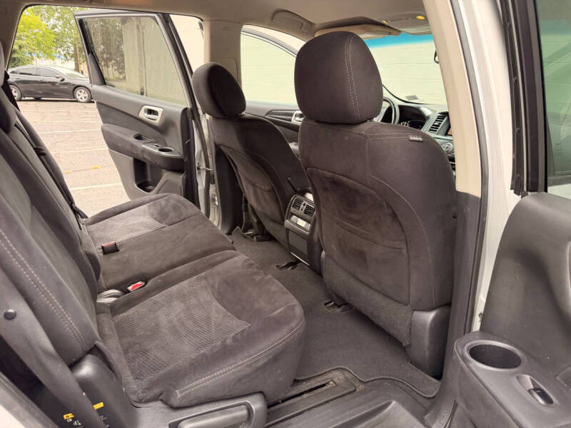 2015 Nissan Pathfinder SV