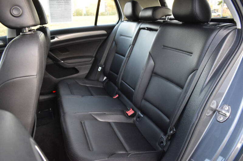 2017 Volkswagen Golf TSI SE