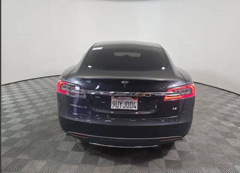 2015 Tesla Model S 85