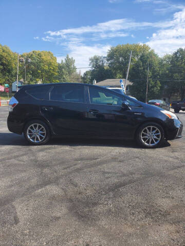 2012 Toyota Prius v Two