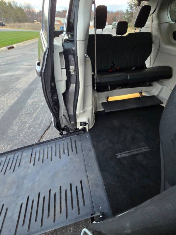 2020 Chrysler Pacifica Touring L