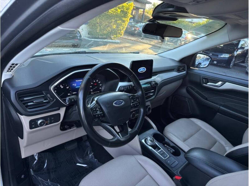 2022 Ford Escape Hybrid SEL