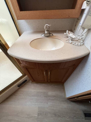 2001 Winnebago Journey 36L