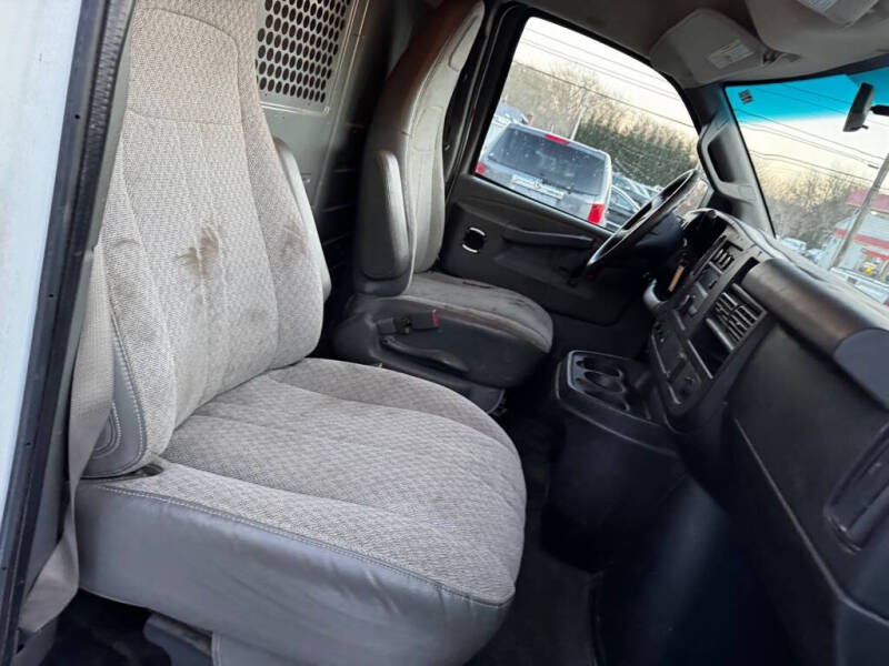 2017 GMC Savana 2500