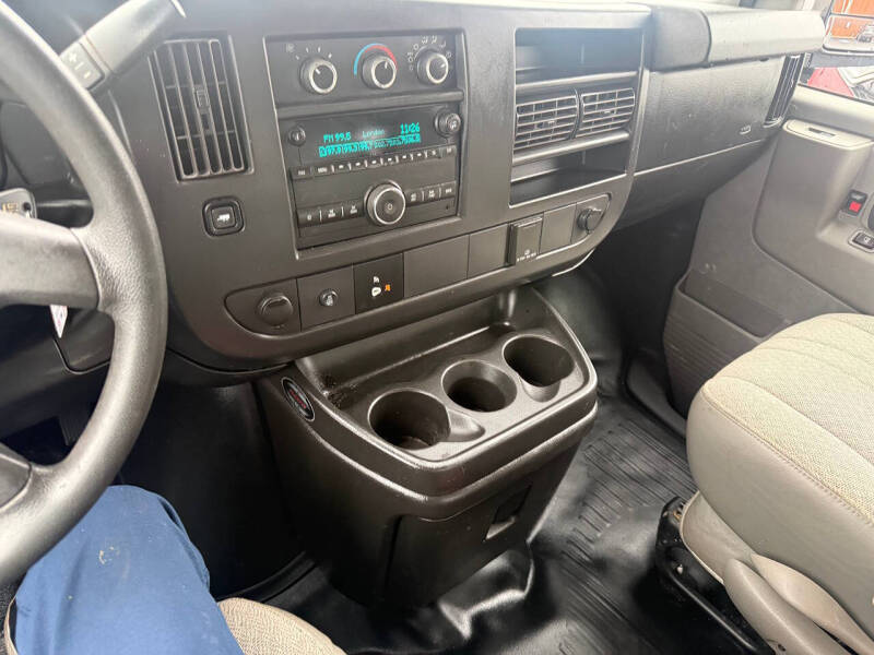 2017 GMC Savana 2500
