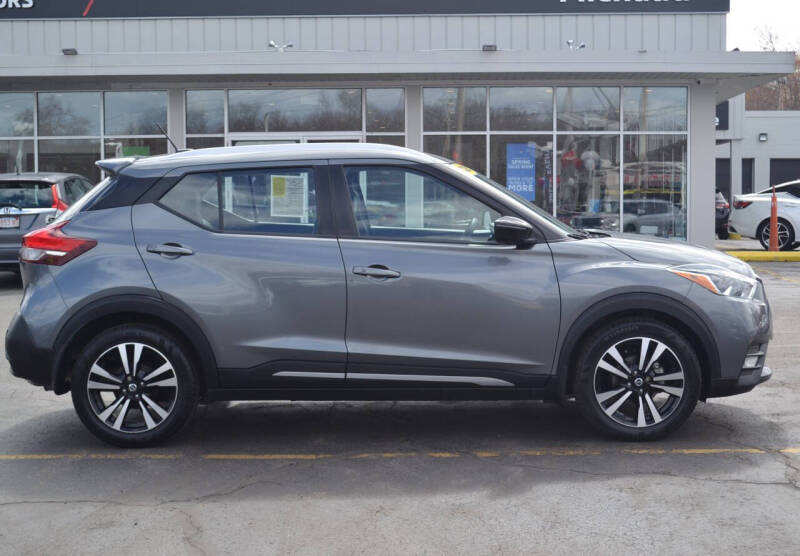 2020 Nissan Kicks SR