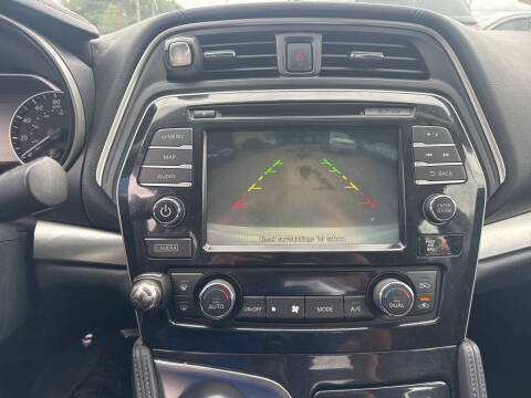 2017 Nissan Maxima 3.5 SR