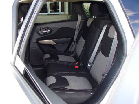 2017 Jeep Cherokee Sport