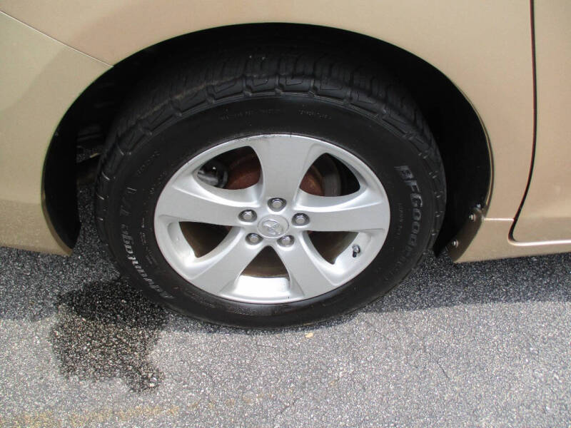 2012 Toyota Sienna Base 7-Passenger