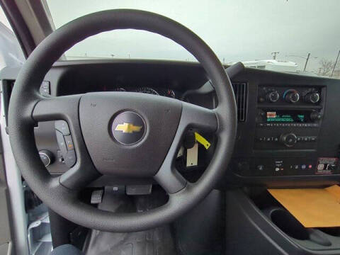 2025 Chevrolet Express 2500