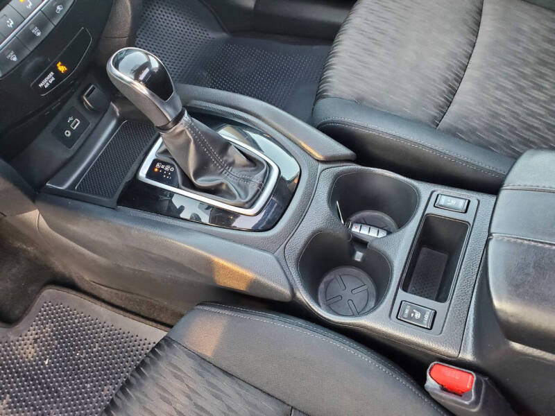 2018 Nissan Rogue SV