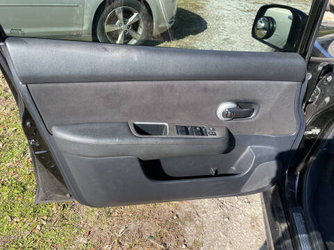 2011 Nissan Versa 1.8 SL