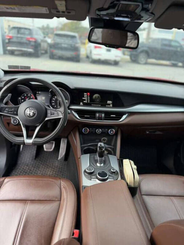 2018 Alfa Romeo Stelvio Sport