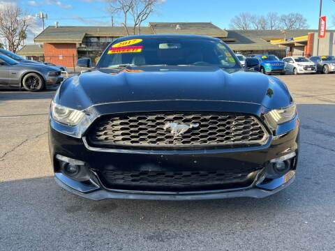 2017 Ford Mustang for sale at Carros Usados Fresno in Clovis CA