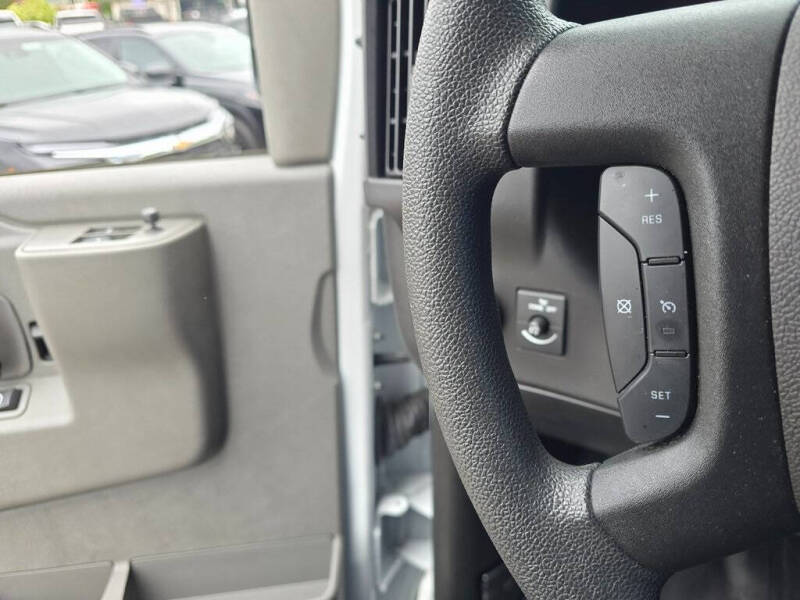 2023 GMC Savana 2500