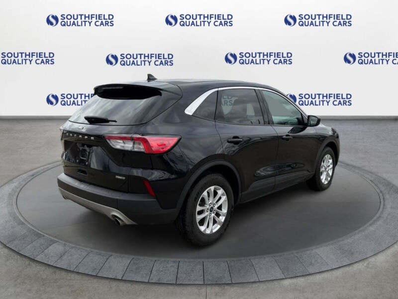 2021 Ford Escape Hybrid SE