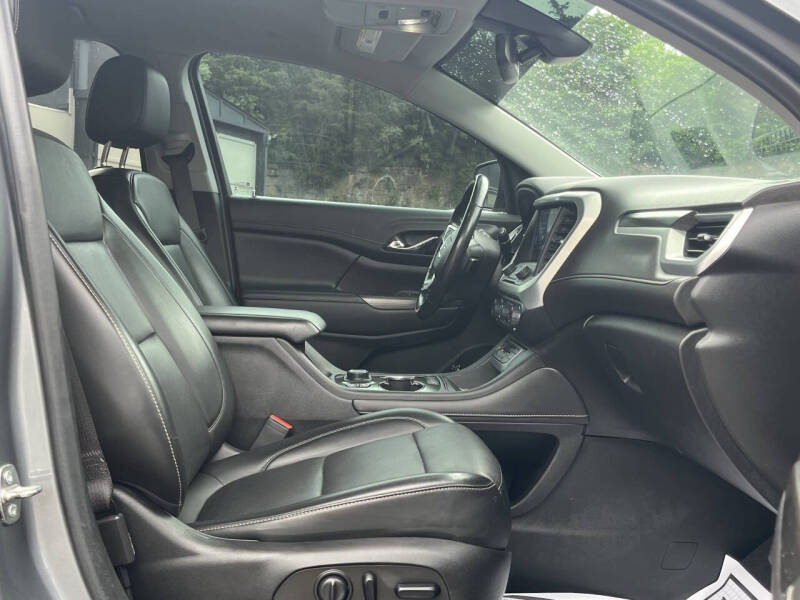 2021 GMC Acadia SLT