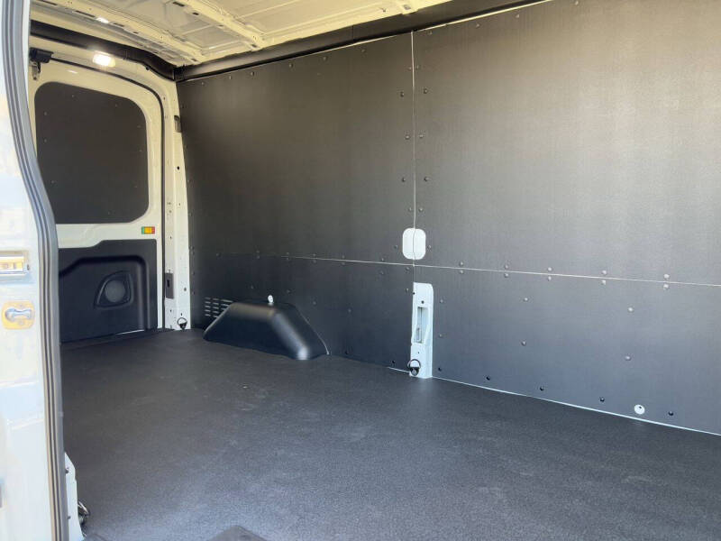 2025 Ford Transit 250