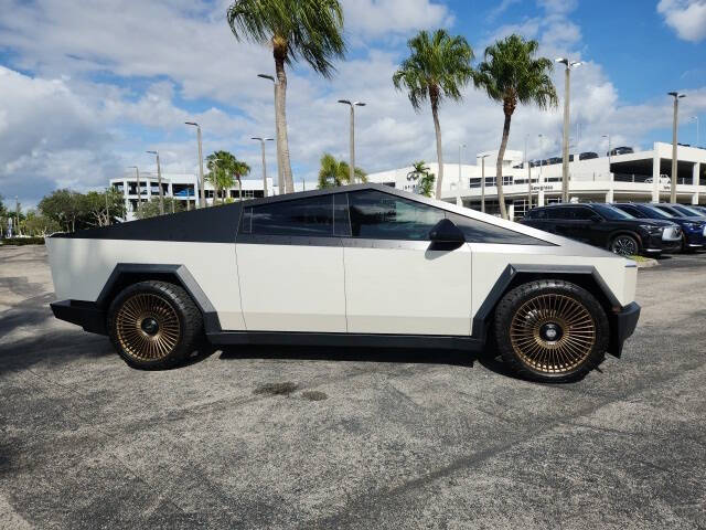 2024 Tesla Cybertruck