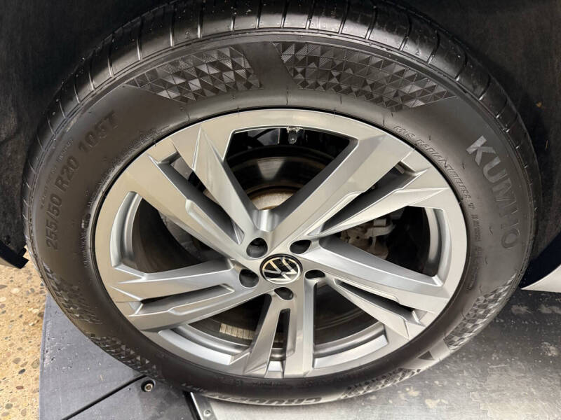 2024 Volkswagen Atlas Cross Sport SEL R-Line 4Motion