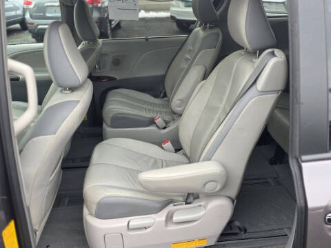 2014 Toyota Sienna Limited 7-Passenger