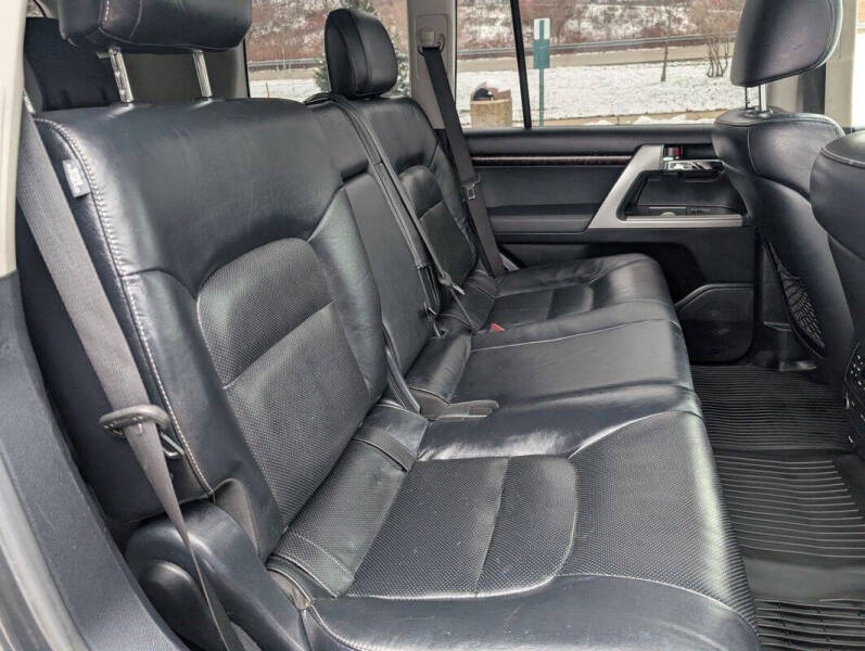 2013 Toyota Land Cruiser