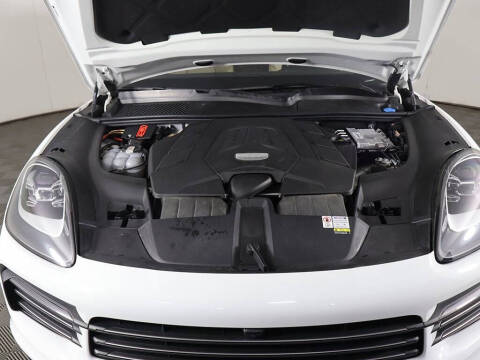 2023 Porsche Cayenne Platinum Edition