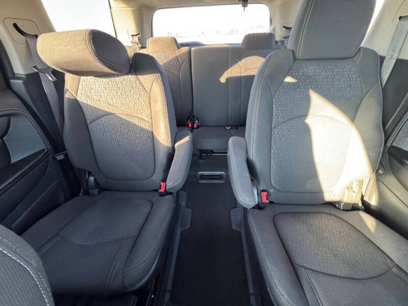 2015 GMC Acadia SLE-2