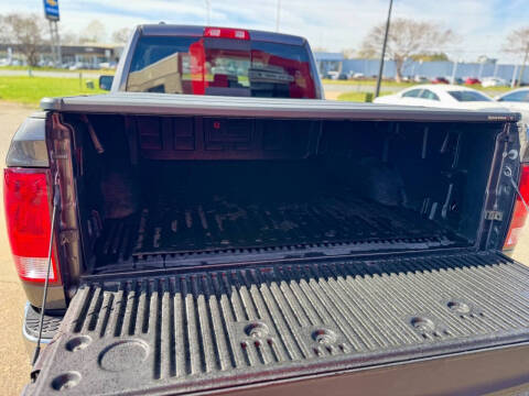 2017 RAM 1500 SLT