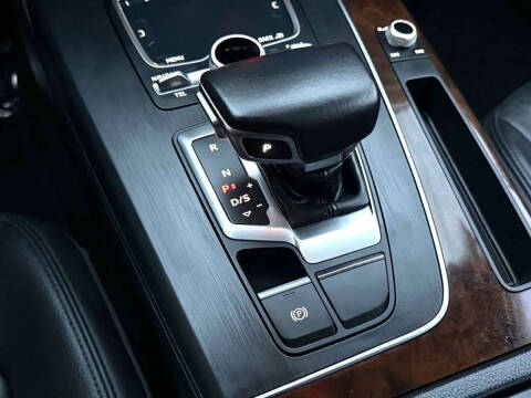 2018 Audi Q5 2.0T quattro Premium Plus