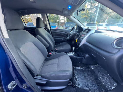 2018 Nissan Versa SV