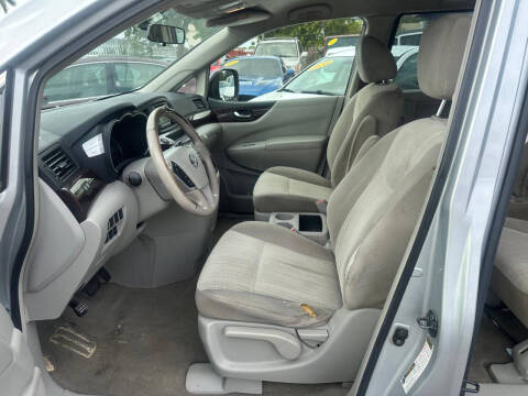 2017 Nissan Quest SV