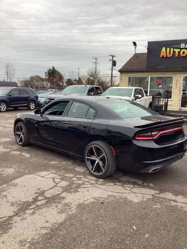 2017 Dodge Charger null photo 10