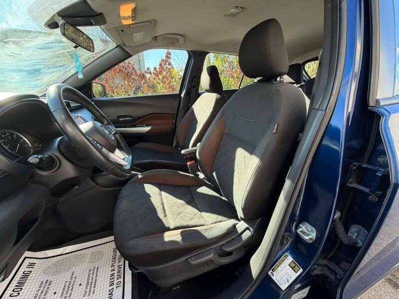 2020 Nissan Kicks SR