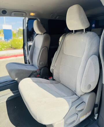 2015 Toyota Sienna LE Mobility 7-Passenger