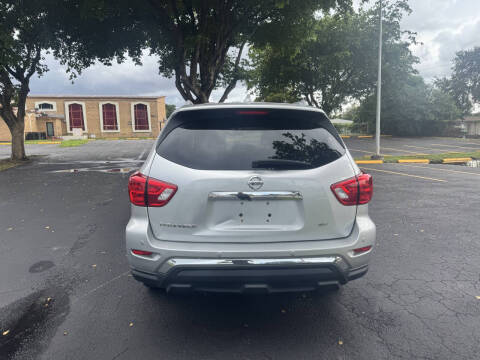 2019 Nissan Pathfinder SV