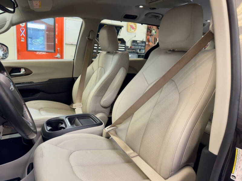 2019 Chrysler Pacifica Touring L