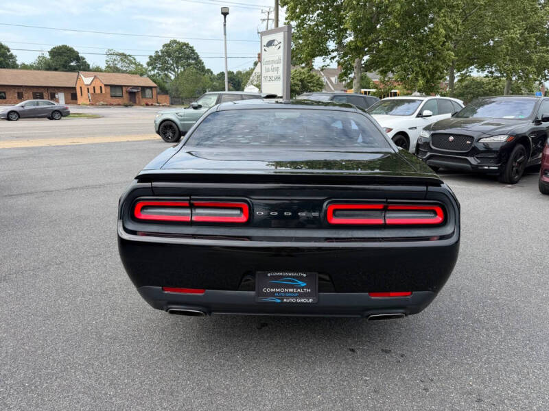 2015 Dodge Challenger SXT