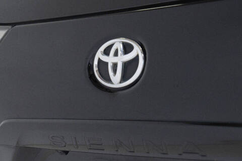 2018 Toyota Sienna SE Premium 8-Passenger