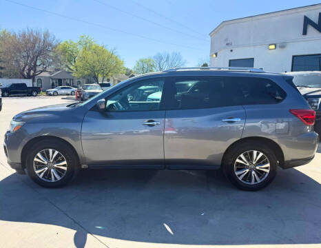 2020 Nissan Pathfinder SV