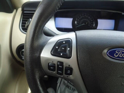 2017 Ford Taurus SEL